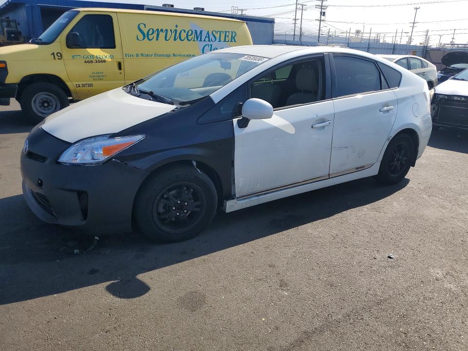 70530456 :رقم المزاد ، JTDKN3DU3E1778755 vin ، 2014 Toyota Prius مزاد بيع