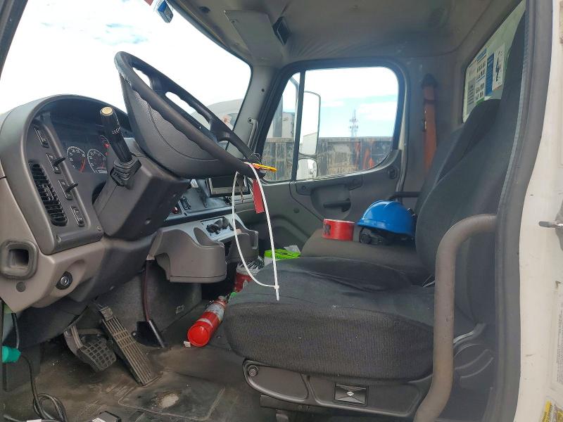 69712426 :رقم المزاد ، 3ALACWDTXHDJF8285 vin ، 2017 Freightliner M2 مزاد بيع