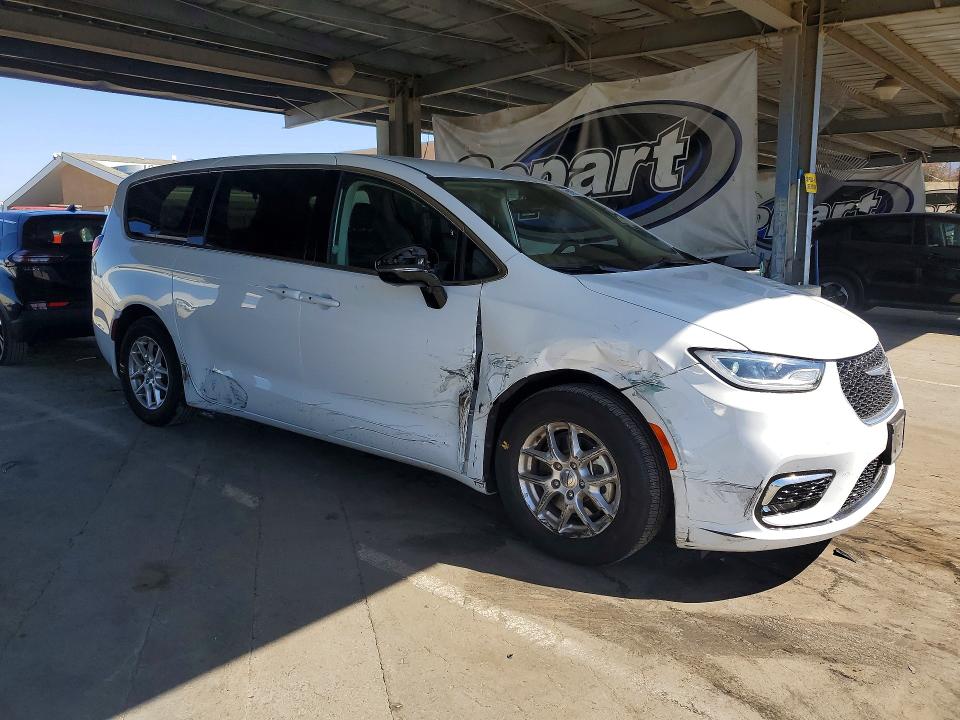 Продаж на аукціоні авто 2024 Chrysler Pacifica, vin: 2C4RC1BG2RR106449, номер лоту: 70375976