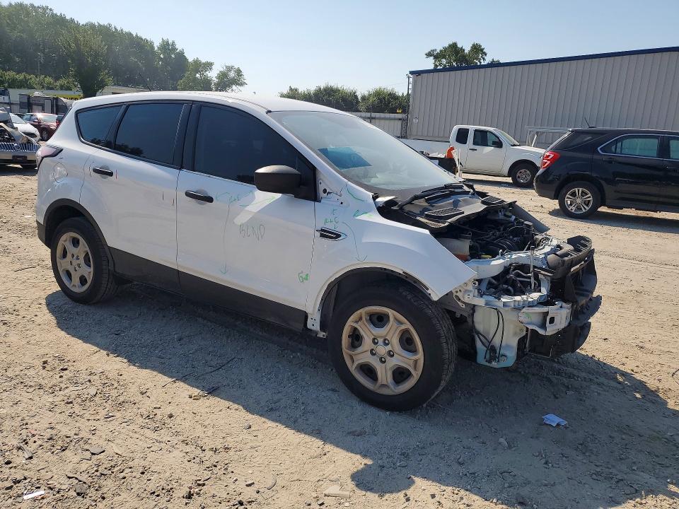 67624926 :رقم المزاد ، 1FMCU0F7XJUC11945 vin ، 2018 Ford Escape مزاد بيع