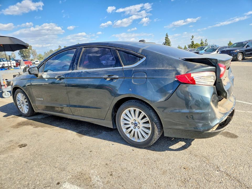 70530996 :رقم المزاد ، 3FA6P0LU2FR306930 vin ، 2015 Ford Fusion مزاد بيع