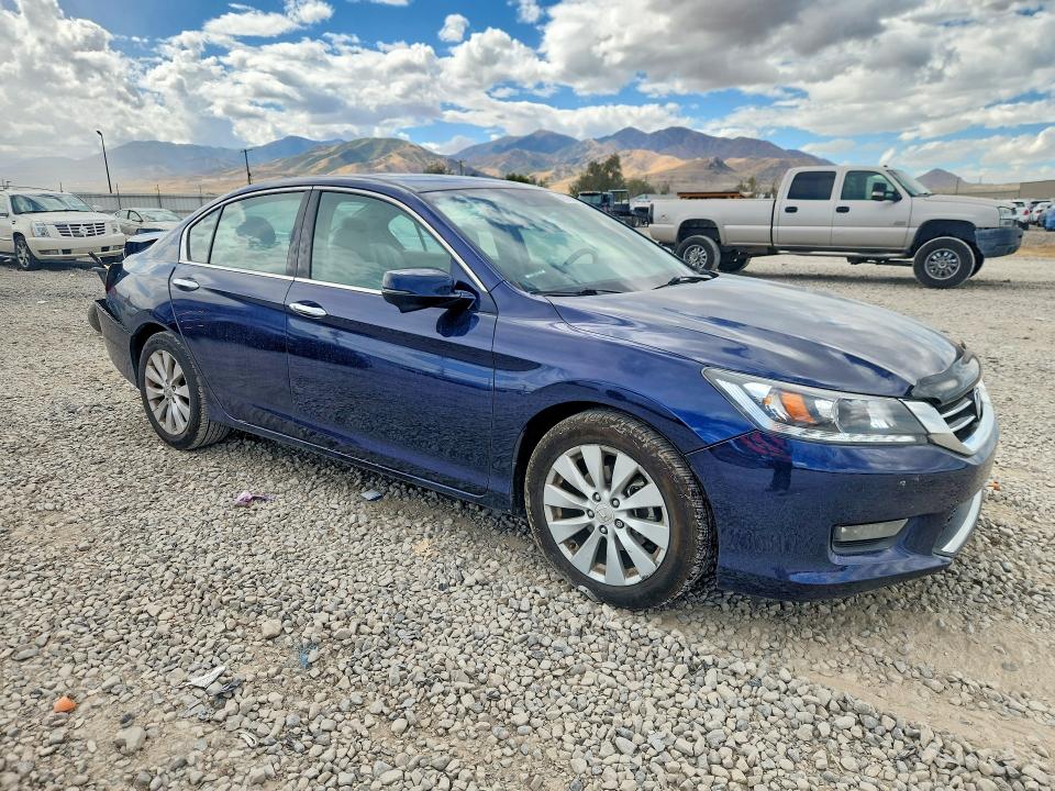 69384576 :رقم المزاد ، 1HGCR3F81FA030548 vin ، 2015 Honda Accord مزاد بيع