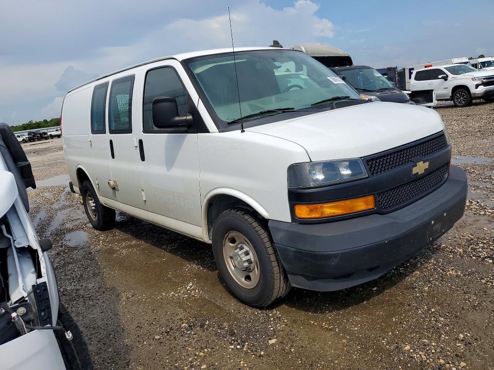 67285606 :رقم المزاد ، 1GCWGAFP3M1197276 vin ، 2021 Chevrolet Express G2500 مزاد بيع