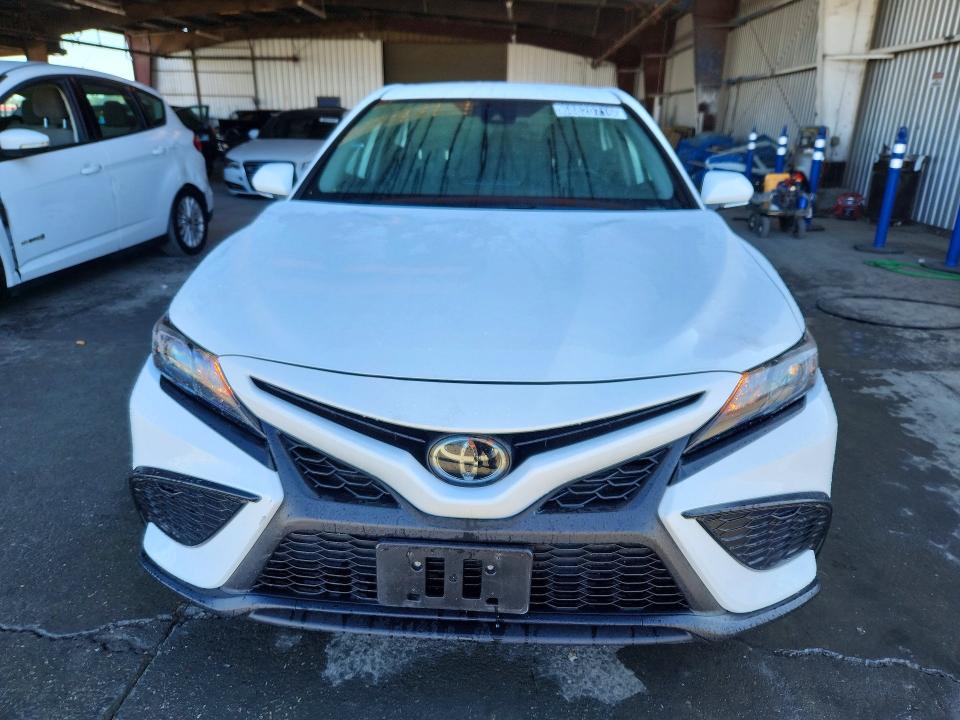 2024 Toyota Camry მანქანა იყიდება აუქციონზე, vin: 4T1G11AK9RU248816, აუქციონის ნომერი: 68820716