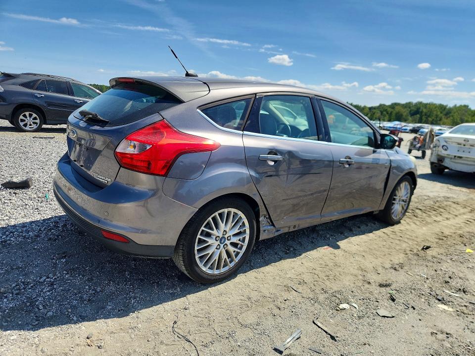 67729666 :رقم المزاد ، 1FADP3N22EL189996 vin ، 2014 Ford Focus مزاد بيع