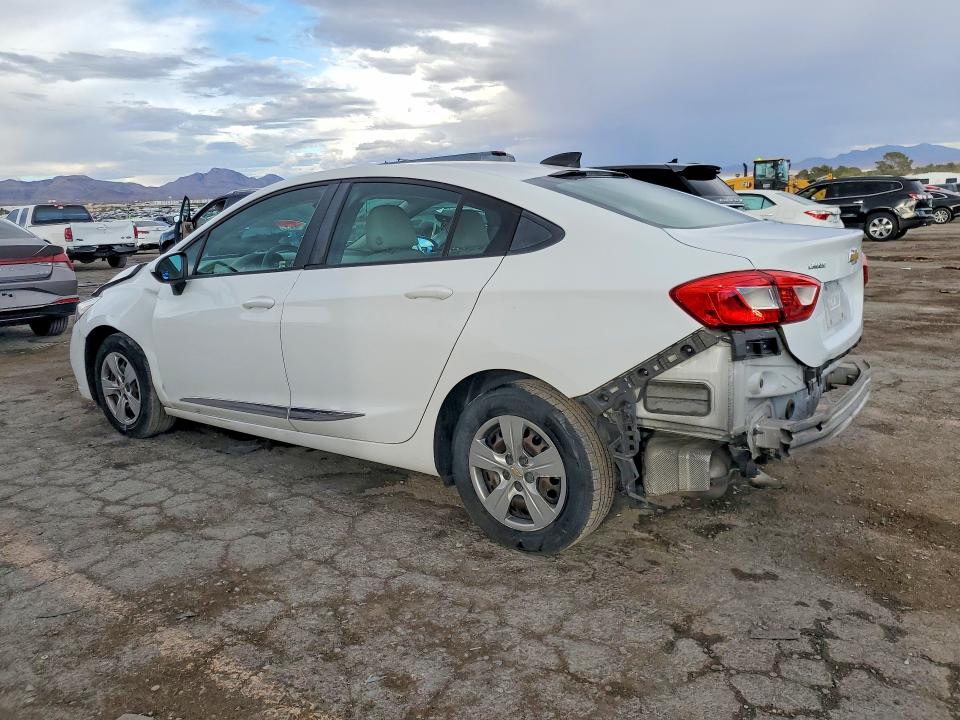 70665406 :رقم المزاد ، 1G1BC5SM0J7223606 vin ، 2018 Chevrolet Cruze مزاد بيع