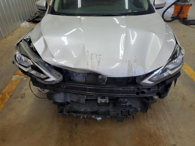67493906 :رقم المزاد ، 3N1AB7AP8JY258277 vin ، 2018 Nissan Sentra مزاد بيع