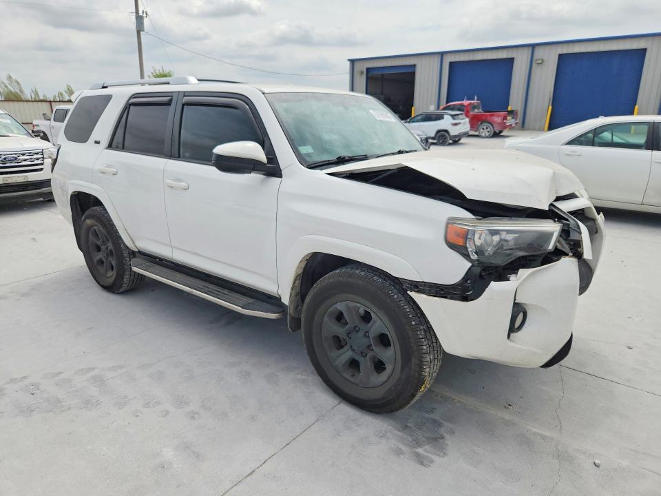 67698866 :رقم المزاد ، JTEZU5JR7H5163339 vin ، 2017 Toyota 4runner مزاد بيع