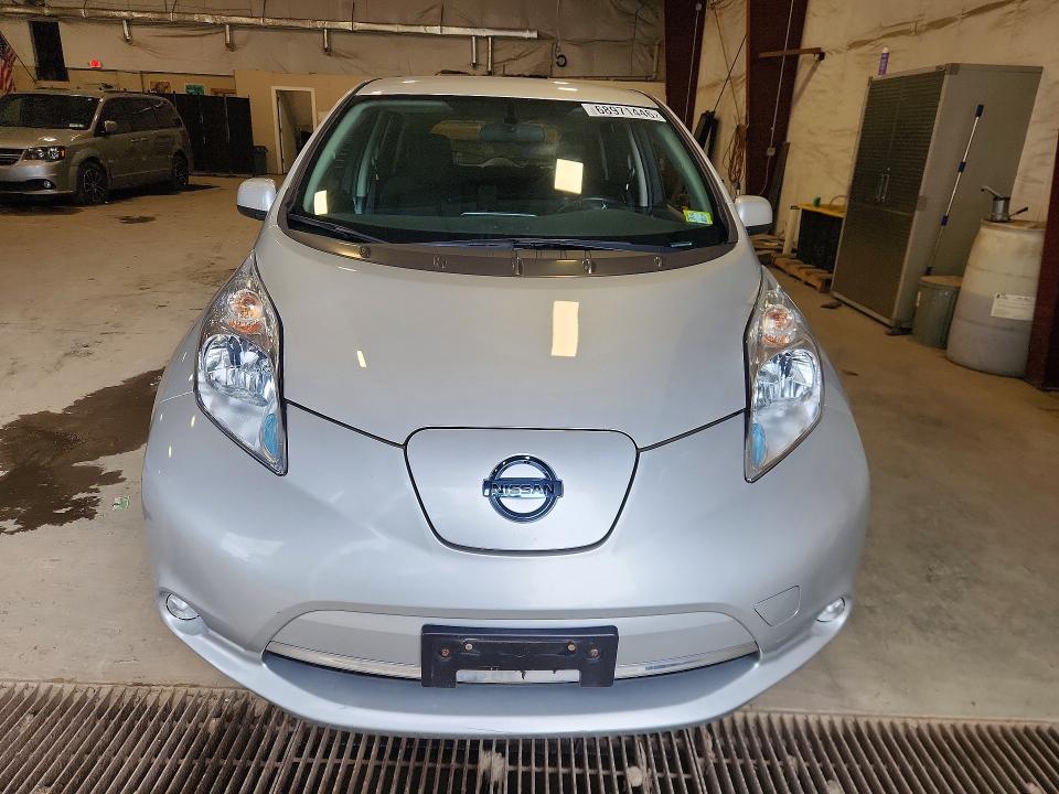 68971446 :رقم المزاد ، 1N4AZ0CP9FC301902 vin ، 2015 Nissan Leaf مزاد بيع