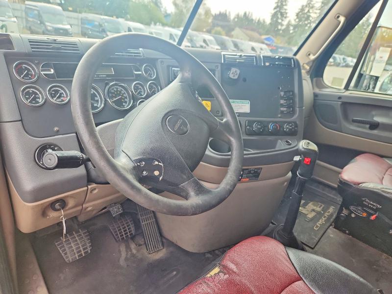 Продаж на аукціоні авто 2010 Freightliner Cascadia 125, vin: 1FUJGLDR3ASAH9235, номер лоту: 68241526