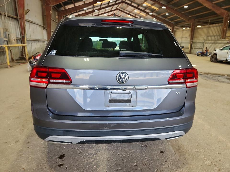 2018 Volkswagen Atlas მანქანა იყიდება აუქციონზე, vin: 1V2AR2CAXJC527133, აუქციონის ნომერი: 68818906