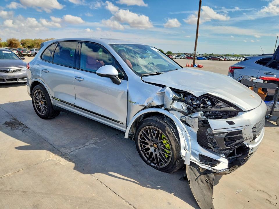 Продаж на аукціоні авто 2017 Porsche Cayenne, vin: WP1AE2A28HLA73997, номер лоту: 71015246