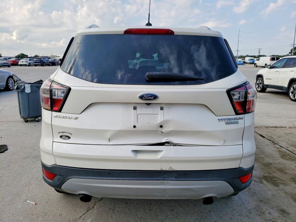 2017 Ford Escape მანქანა იყიდება აუქციონზე, vin: 1FMCU0J9XHUD40268, აუქციონის ნომერი: 69692136