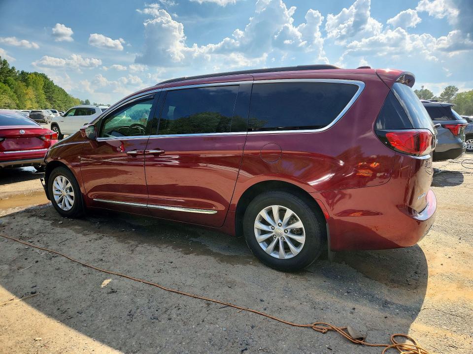 68874676 :رقم المزاد ، 2C4RC1BG4HR552231 vin ، 2017 Chrysler Pacifica مزاد بيع