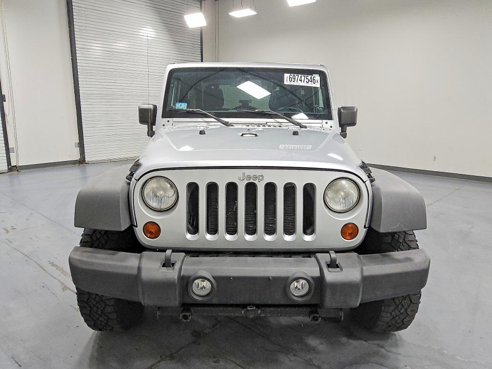 69747546 :رقم المزاد ، 1J4GA2D17BL636517 vin ، 2011 Jeep Wrangler مزاد بيع