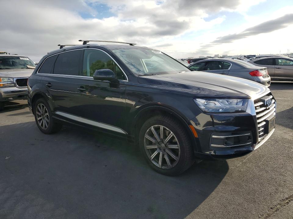 Продажа на аукционе авто 2017 Audi Q7, vin: WA1LAAF76HD033457, номер лота: 69637836