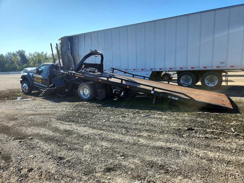 2022 Ford F550 მანქანა იყიდება აუქციონზე, vin: 1FDUF5HT0NDA27996, აუქციონის ნომერი: 68986116