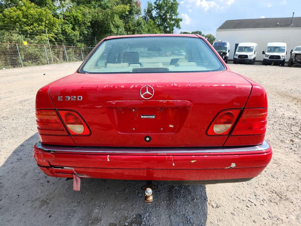 67178546 :رقم المزاد ، WDBJF65H9XA725961 vin ، 1999 Mercedes-benz E مزاد بيع
