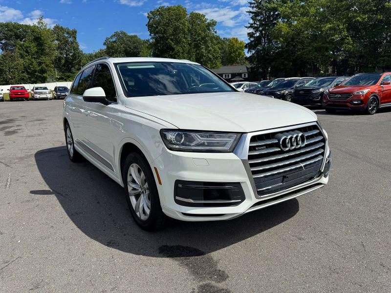 2018 Audi Q7 მანქანა იყიდება აუქციონზე, vin: WA1LAAF7XJD023827, აუქციონის ნომერი: 68409456