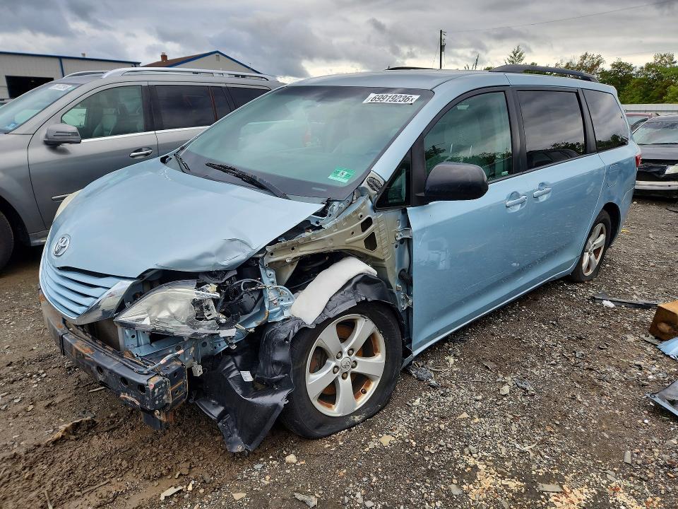 Aukcja sprzedaży 2015 Toyota Sienna, vin: 5TDKK3DC5FS612287, numer aukcji: 69919236