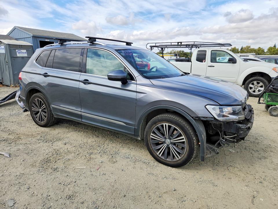 67564996 :رقم المزاد ، 3VV2B7AX3JM002820 vin ، 2018 Volkswagen Tiguan مزاد بيع