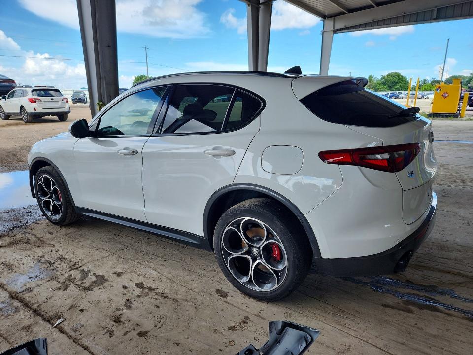 Продажа на аукционе авто 2023 Alfa Romeo Stelvio, vin: ZASPAKBN8P7D50193, номер лота: 69425096