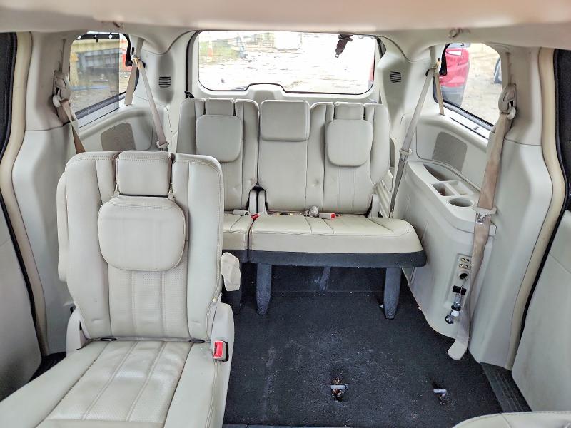69452746 :رقم المزاد ، 2C4RC1CGXCR300670 vin ، 2012 Chrysler Town & Country مزاد بيع