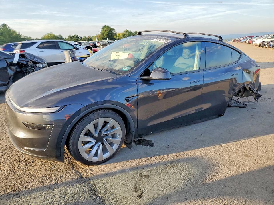 67476046 :رقم المزاد ، 7SAYGDEE8TF531868 vin ، 2026 Tesla Model Y مزاد بيع