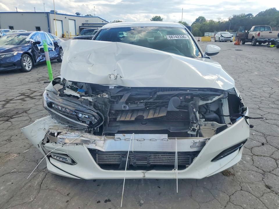 Продаж на аукціоні авто 2018 Honda Accord, vin: 1HGCV1F35JA085520, номер лоту: 68742336