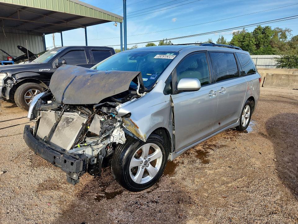 2020 Toyota Sienna მანქანა იყიდება აუქციონზე, vin: 5TDKZ3DC4LS075810, აუქციონის ნომერი: 65650386