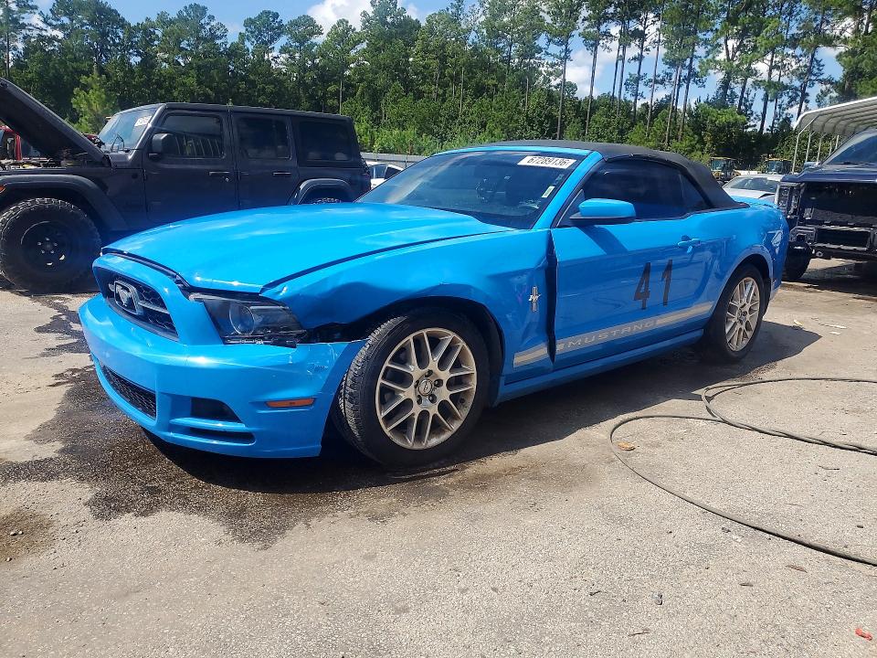 Auction sale of the 2013 Ford Mustang, vin: 1ZVBP8EM1D5247211, lot number: 67289136