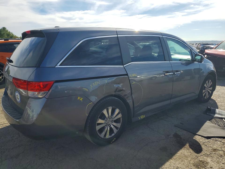 70241496 :رقم المزاد ، 5FNRL5H65EB123256 vin ، 2014 Honda Odyssey مزاد بيع