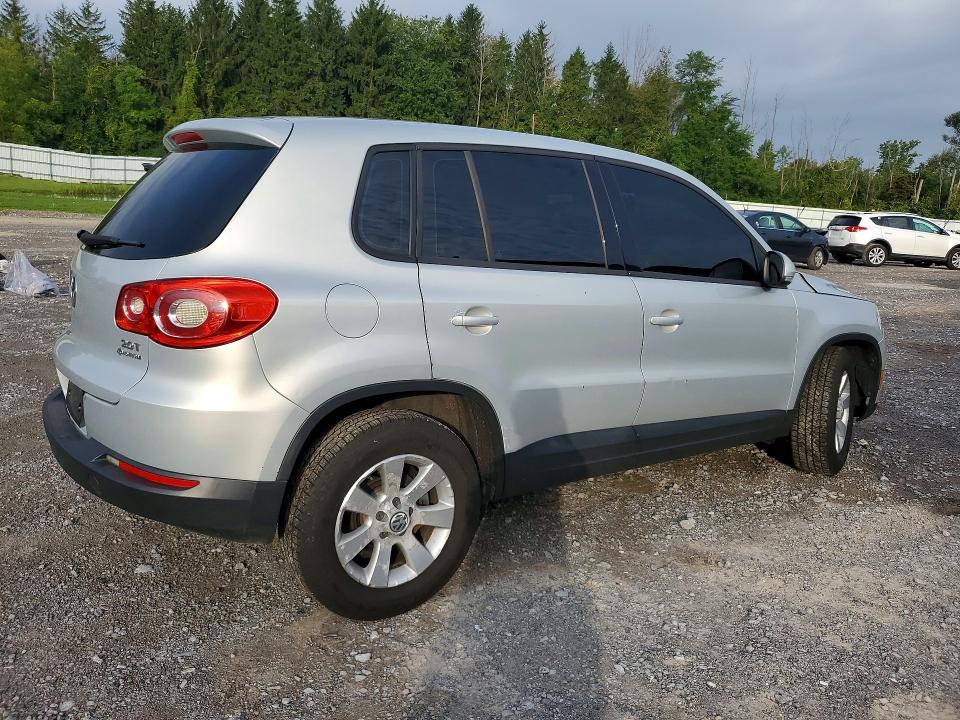 2010 Volkswagen Tiguan მანქანა იყიდება აუქციონზე, vin: WVGBV7AX6AW526626, აუქციონის ნომერი: 68823736