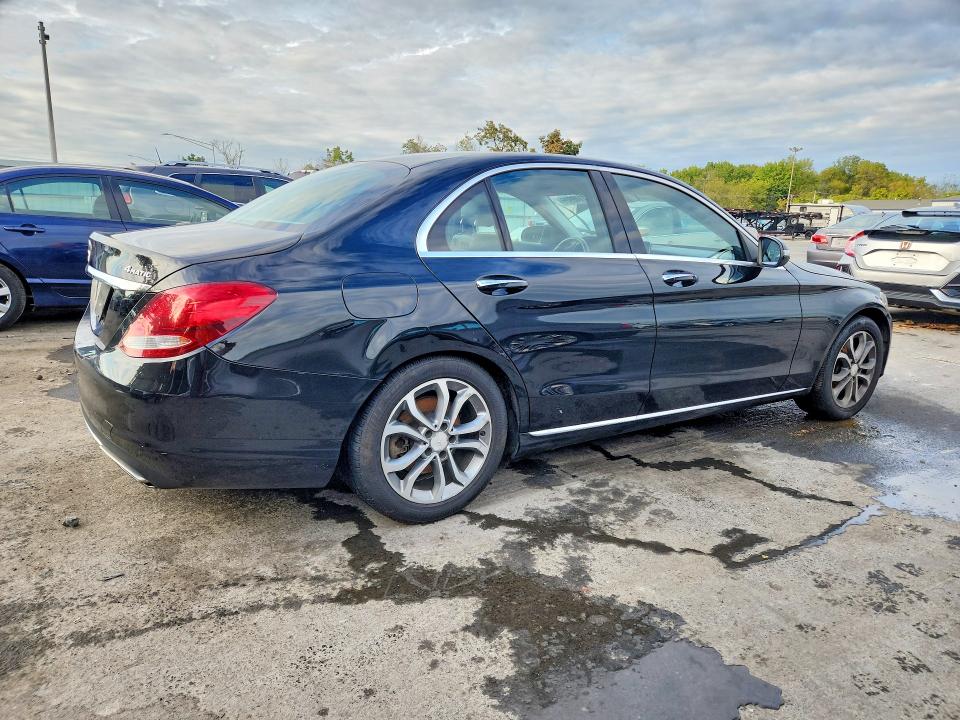 71148926 :رقم المزاد ، WDDWF4KBXHR244976 vin ، 2017 Mercedes-benz C مزاد بيع