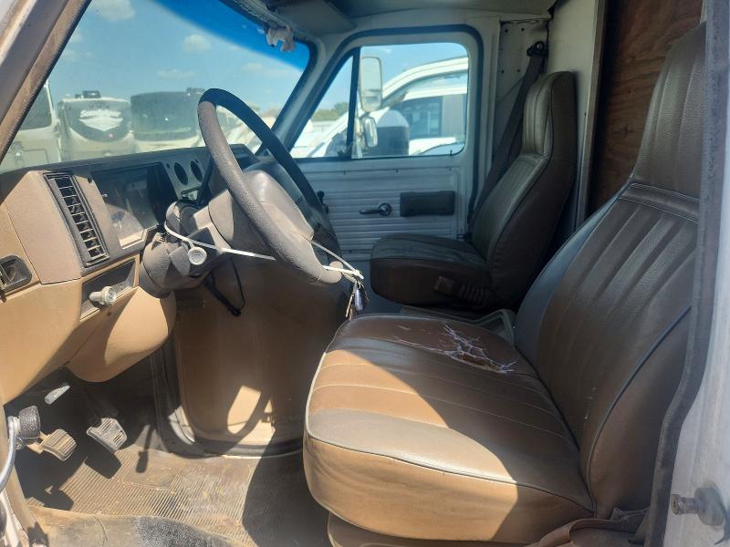 68397706 :رقم المزاد ، 1GBHG31K1SF224186 vin ، 1995 Chevrolet G30 مزاد بيع