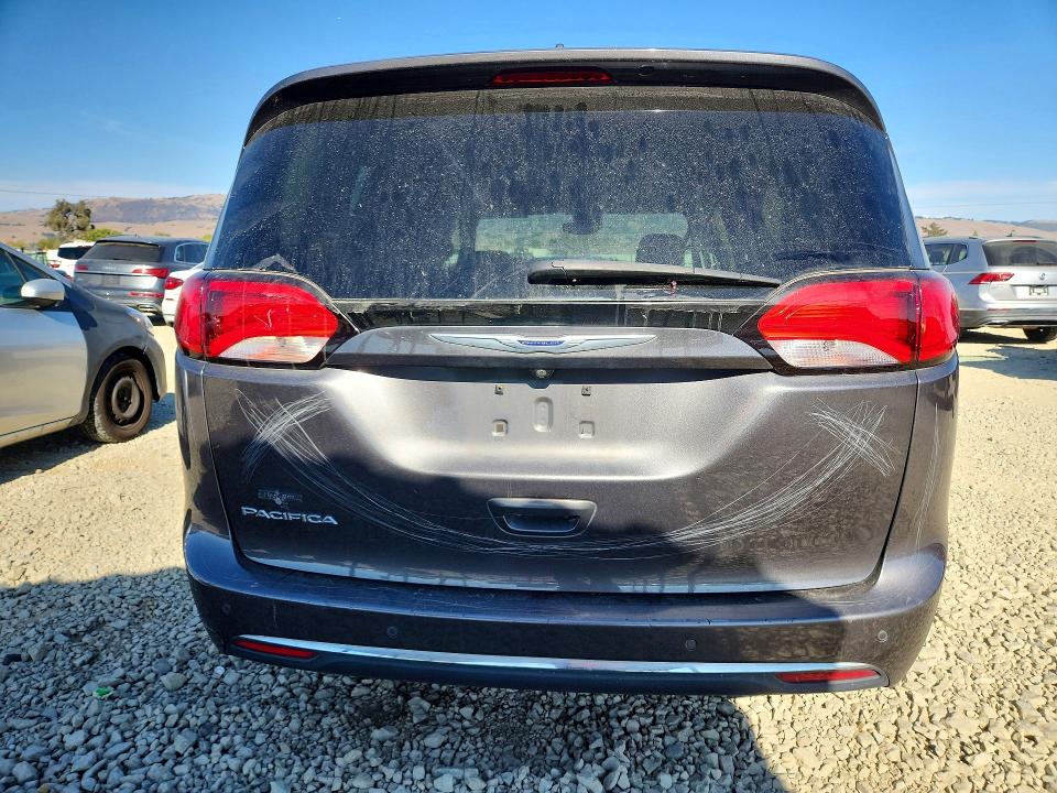 69981896 :رقم المزاد ، 2C4RC1BG0LR129073 vin ، 2020 Chrysler Pacifica مزاد بيع