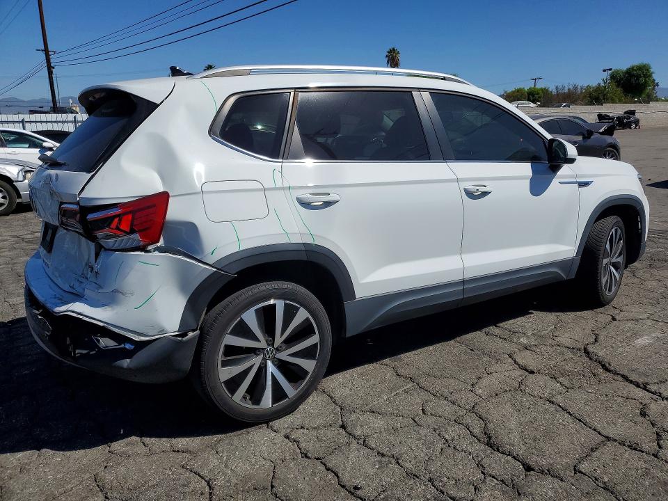 Продажа на аукционе авто 2022 Volkswagen Taos, vin: 3VVRX7B26NM040258, номер лота: 67370306