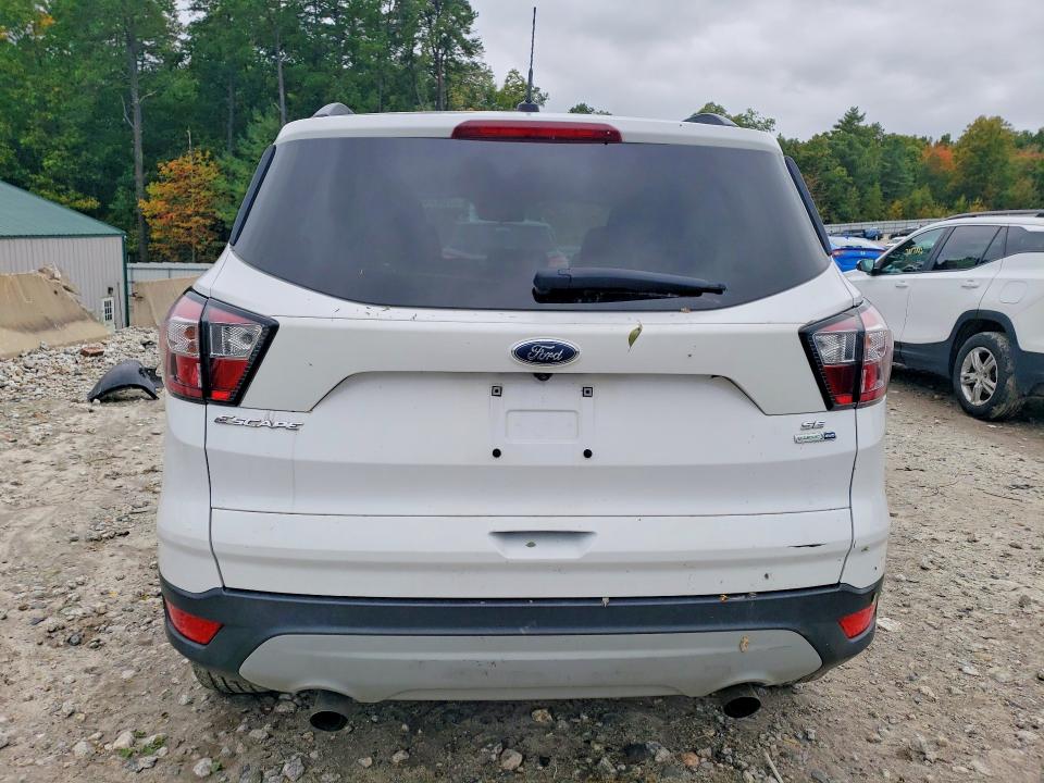 Продажа на аукционе авто 2018 Ford Escape, vin: 1FMCU9GD9JUA75834, номер лота: 70874236