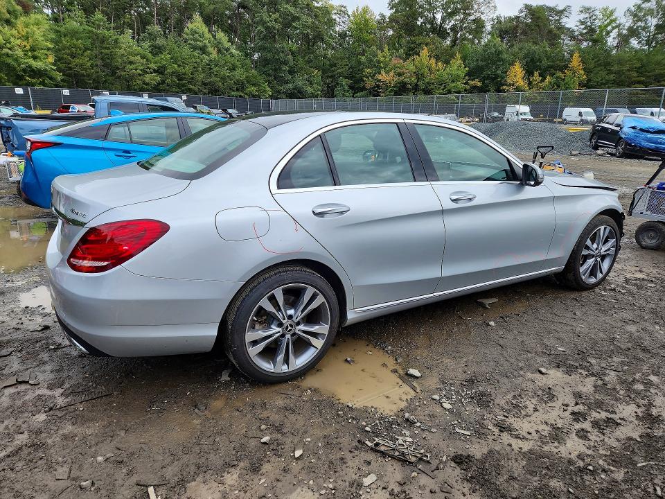 2017 Mercedes-benz C მანქანა იყიდება აუქციონზე, vin: 55SWF4KB6HU216140, აუქციონის ნომერი: 70046466
