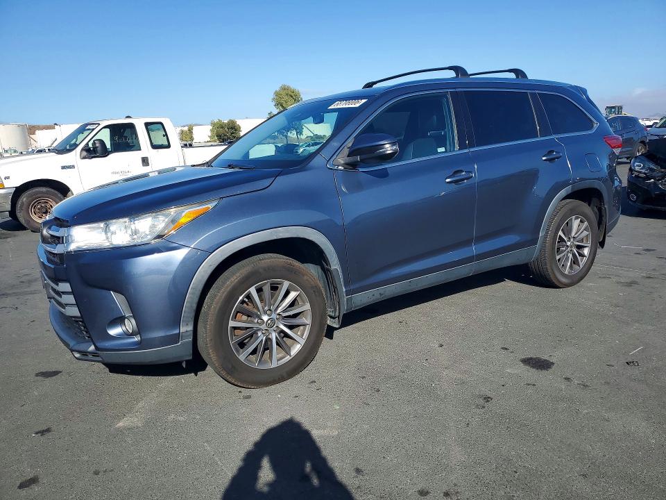 2019 Toyota Highlander მანქანა იყიდება აუქციონზე, vin: 5TDJZRFH8KS724692, აუქციონის ნომერი: 68708006