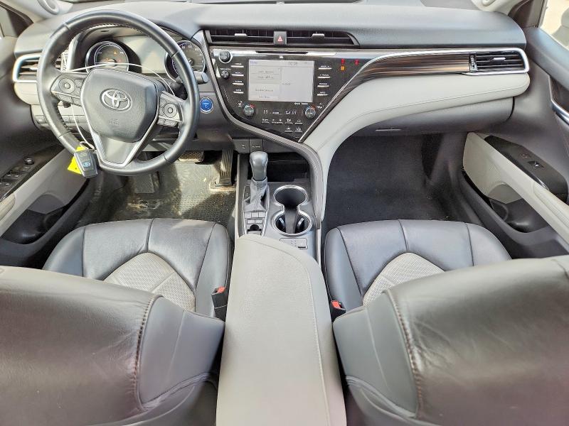 67822206 :رقم المزاد ، 4T1B21HKXJU003606 vin ، 2018 Toyota Camry Hybrid مزاد بيع