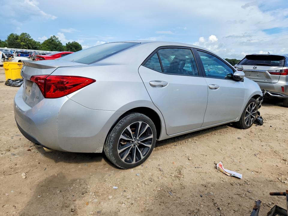 68136846 :رقم المزاد ، 5YFBURHEXHP655320 vin ، 2017 Toyota Corolla مزاد بيع