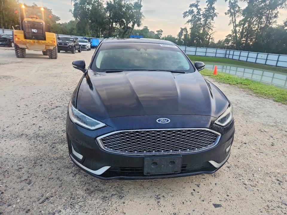 68075386 :رقم المزاد ، 3FA6P0RU6KR110653 vin ، 2019 Ford Fusion مزاد بيع