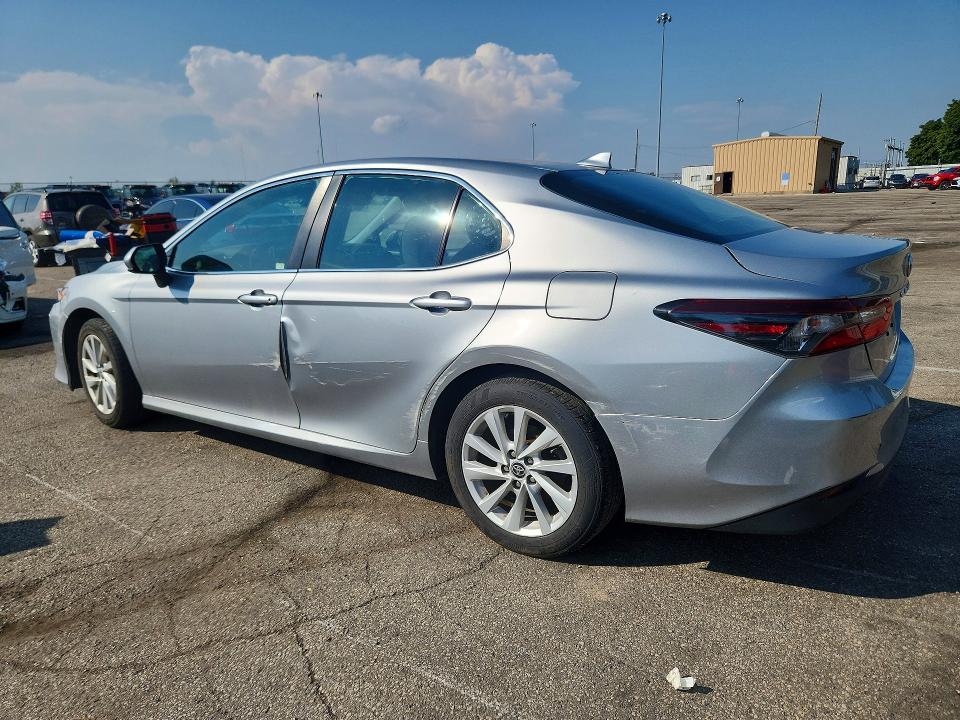 Продаж на аукціоні авто 2022 Toyota Camry, vin: 4T1C11AK5NU069942, номер лоту: 69220176