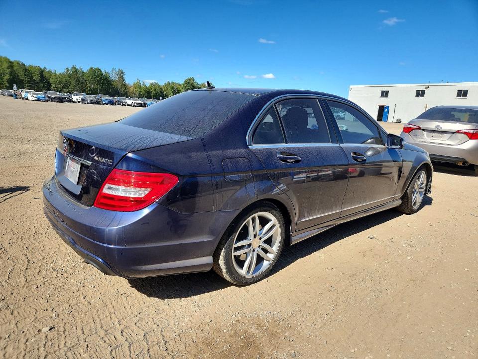 2013 Mercedes-benz C მანქანა იყიდება აუქციონზე, vin: WDDGF8AB1DA880787, აუქციონის ნომერი: 69736916