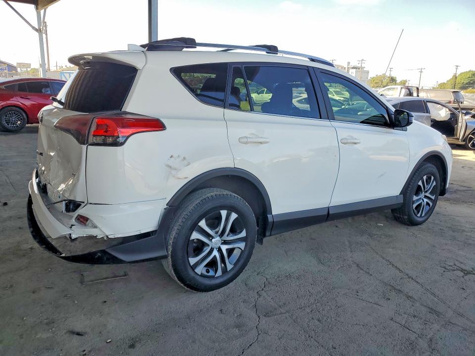 Продажа на аукционе авто 2018 Toyota Rav4, vin: JTMZFREV1JJ747276, номер лота: 71232656