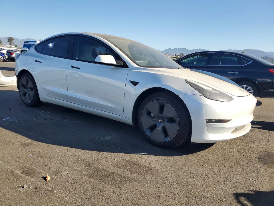 Продажа на аукционе авто 2022 Tesla Model 3, vin: 5YJ3E1EB7NF195652, номер лота: 68405516