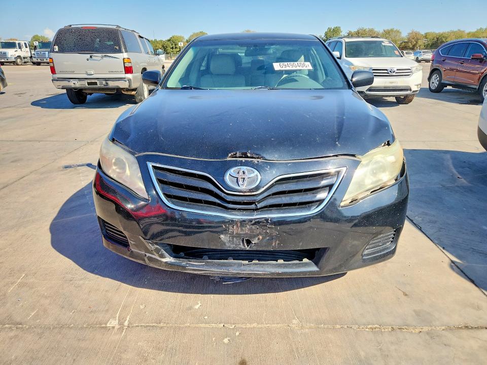 69490406 :رقم المزاد ، 4T4BF3EKXBR180958 vin ، 2011 Toyota Camry مزاد بيع