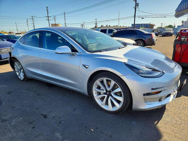 67753486 :رقم المزاد ، 5YJ3E1EB7JF069172 vin ، 2018 Tesla Model 3 مزاد بيع
