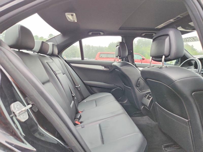 67738056 :رقم المزاد ، WDDGF81X68F191560 vin ، 2008 Mercedes-benz C مزاد بيع